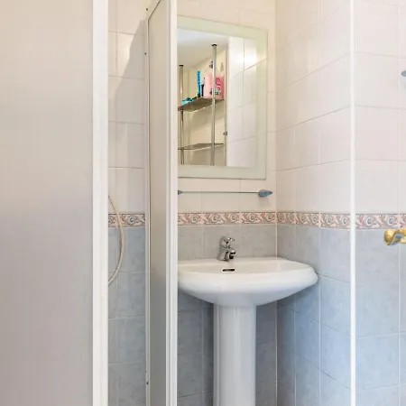 Apartment Granada דירה *