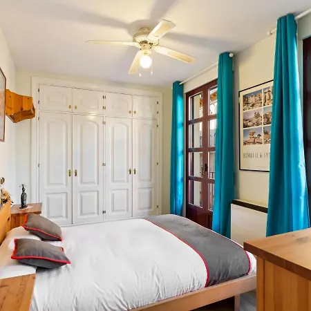 Apartment Granada דירה *